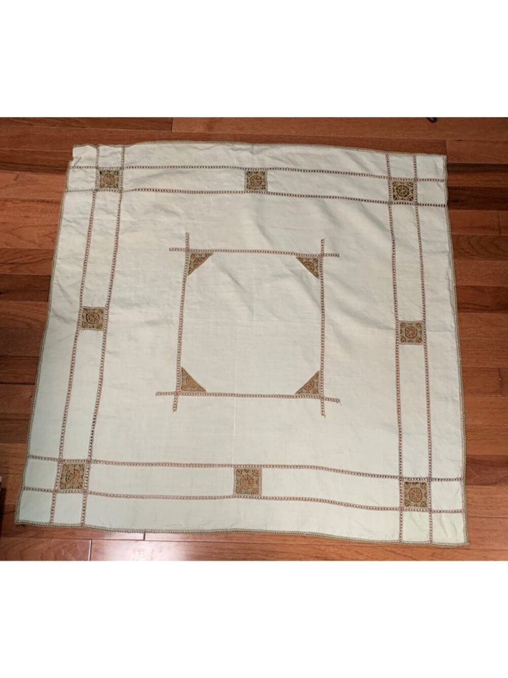 Vintage Embroidered Linen Tablecloth 32" - Perfect For Fancy Dinners & Impressin